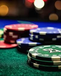 লাইভ ক্যাসিনো টেবিলে বাস্তব ডিলার – 32851 bet